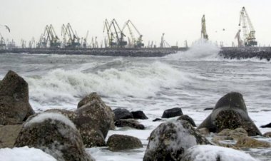 Furtuna a închis porturile maritime din Constanța