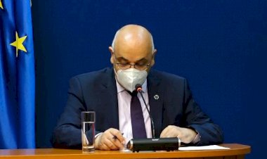 Arafat: Purtarea măştii devine obligatorie în spaţiile închise. Ce măsuri au mai fost luate
