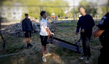 Foto/Video: O parte din mobilierul urban din Parcul Dragoslavelor, vandalizată de trei minori