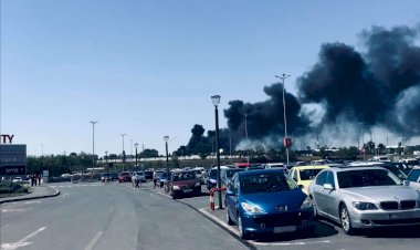 Incendiu la halele COMCM din Constanța. Un subofiţer ISU Dobogea a fost rănit în timul intervenţiei