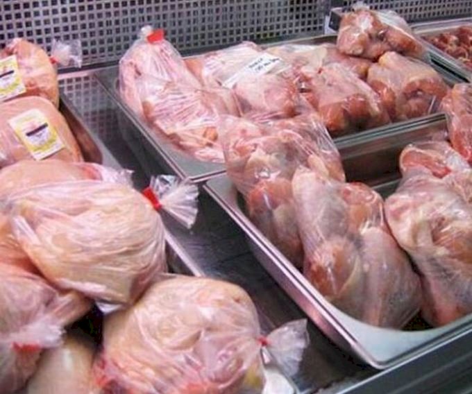 Pericol în alimentație! 21 tone de carne de pui din Polonia, contaminată cu Salmonella au fost confiscate