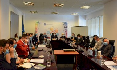 Ministerul Economiei, mediator în dialogul retailerilor cu proprietarii de mall-uri