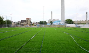 Au început lucrările de amenajare a gazonului sintetic pe terenul Complexului Sportiv Gheorghe Hagi
