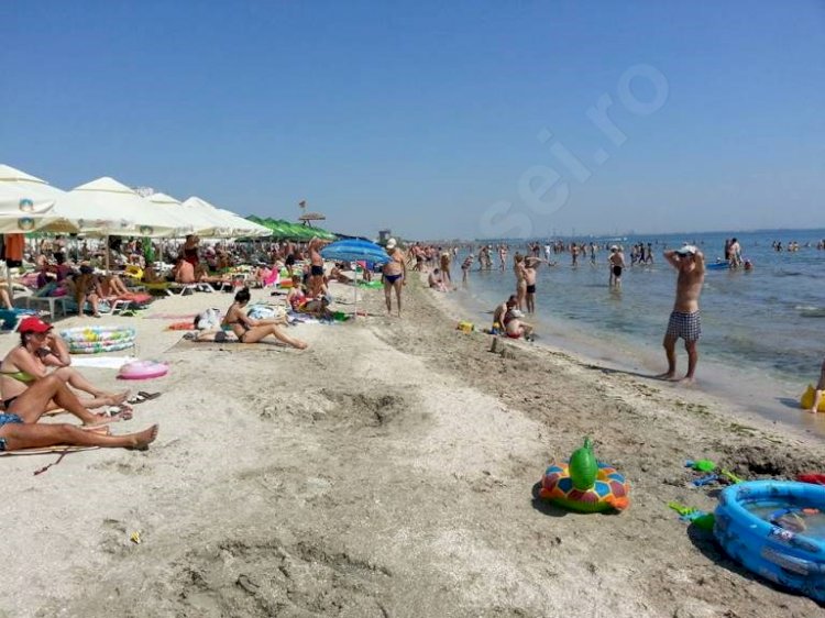 Restricții ridicate pentru vacanța la mare. Accesul pe plajă, permis şi fără şezlonguri