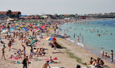 Terasele din Vama Veche vor difuza doar muzică ambientală pentru a diminua riscul extinderii coronavirusului