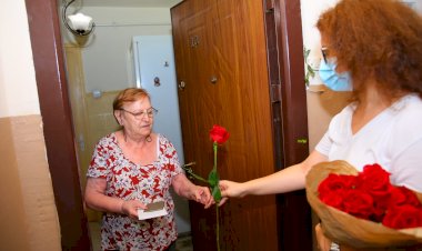 Primăria Constanța premieză la domiciliu seniorii care au împlinit 80 și 90 de ani, dar și 50 de ani de la căsătorie