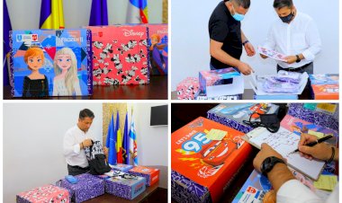Primăria Constanța distribuie peste 32 de mii de pachete cu rechizite pentru şcolarii constănţeni