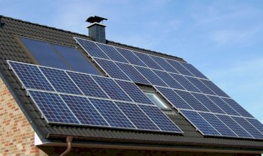 Se acordă 100.000 euro pentru IMM-uri și operatori HoReCa pentru panouri fotovoltaice și staţii de reîncărcare
