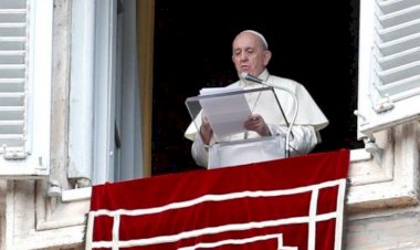 Papa Francisc s-a rugat pentru victimele incendiului de la Piatra Neamţ