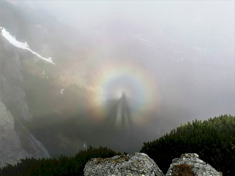 Fenomen foarte rar surprins în imagini în munţii Bucegi