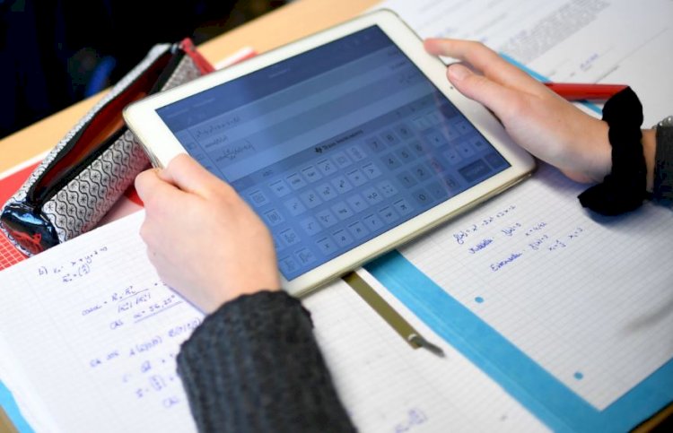 Peste 7.000 de elevi din judeţul Constanţa, fără dispozitive electronice pentru învăţarea on-line