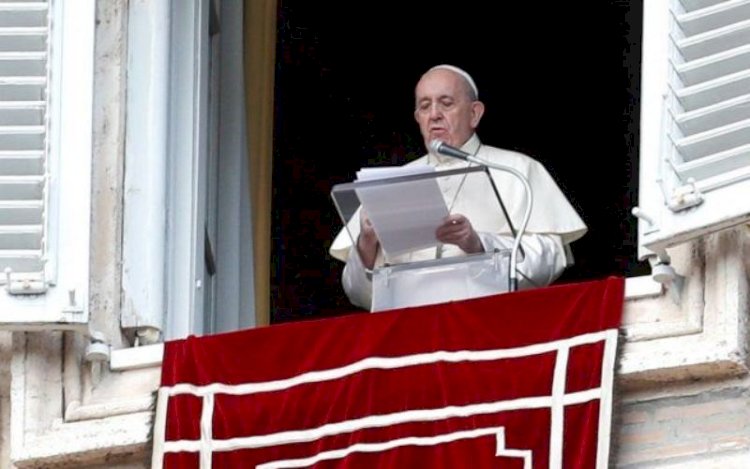 Papa Francisc s-a rugat pentru victimele incendiului de la Piatra Neamţ