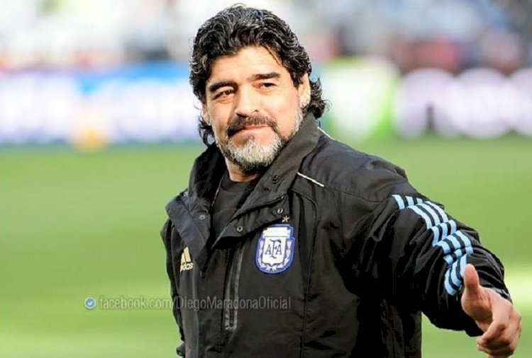 Fostul mare fotbalist Diego Maradona a încetat din viaţă în urma unui stop cardiac