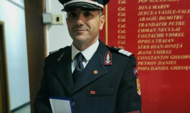 Pompierul cu suflet de artist, Romulus Pascaru, a primit Emblema de Onoare a Ministerului Afacerilor Interne