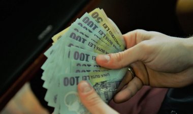 Salariile demnitarilor ar putea crește în 2021. Câți bani ar urma să încaseze șeful statului, premierul și parlamentarii