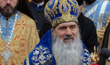 ÎPS Teodosie: Nu putem săruta icoanele cu mască. E anapoda să porți masca în Sfântul Altar