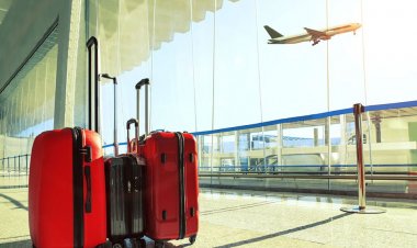 Turiștii sunt în avantaj dacă rezervă biletele de avion prin agențiile de turism