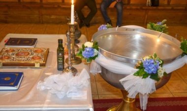 BOR a decis că ritualul botezului rămâne neschimbat
