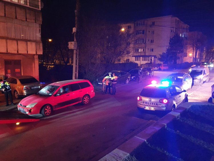 Un şofer, fără permis, a lovit 10 maşini parcate pe o stradă din Constanţa