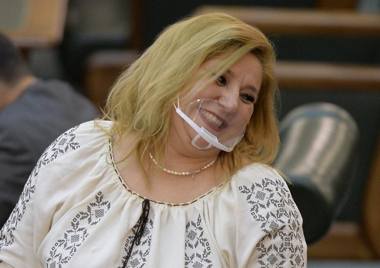 Diana Șoșoacă a încălcat legea de trei ori. Ce sancțiuni riscă senatoarea