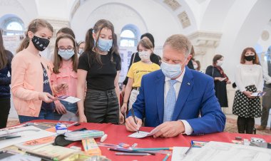 Iohannis: Vă doresc să aveţi nu doar astăzi o zi a copilului frumoasă, ci toate zilele voastre să fie frumoase