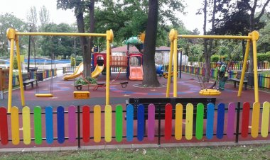 Primăria Constanța a început igienizarea locurilor de joacă