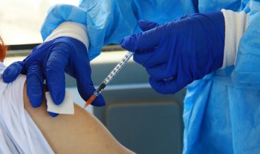 Vaccinuri anticovid: un studiu francez indică un risc de tulburări menstruale