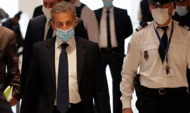 Procurorii cer închisoare cu executare pentru Nicolas Sarkozy, acuzat de cheltuieli excesive în campania prezidenţială