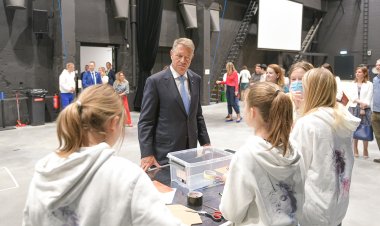 Klaus Iohannis a vizitat Unicorn Squad, o școală de robotică pentru fete din Estonia