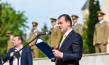 Orban: Drapelul tricolor este o parte a vieţii fiecărui român