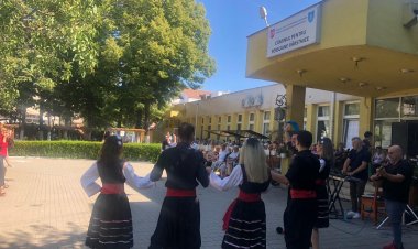 Seniorii de la Căminul pentru Persoane Vârstnice s-au distrat pe ritmuri grecești - galerie foto