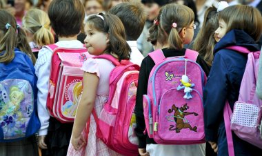 Cîmpeanu: 2.400 de elevi din 12 localităţi nu participă la deschiderea anului şcolar