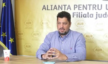 AUR: Guvernul Cîțu să renunţe la şcoala online și să nu constrângă elevii şi profesorii să se vaccineze