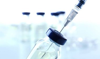 OMS spune că este nevoie de noi vaccinuri anti-COVID-19 pentru a opri infectările