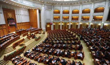 Camera Deputaţilor a aprobat proiectul privind introducerea disciplinei şcolare ISTORIA EVREILOR. HOLOCAUSTUL