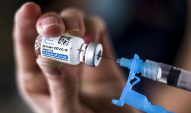 Afecţiune spinală rară, introdusă pe lista efectelor adverse ale vaccinului Johnson&Johnson