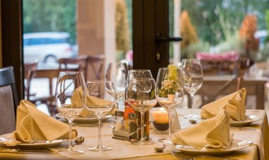 Arafat: Restaurantele, deschise în nopțile de Crăciun și Revelion inclusiv pentru persoane testate