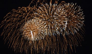 Concert în aer liber şi şapte minute de artificii, din şapte locuri diferite, la Constanţa