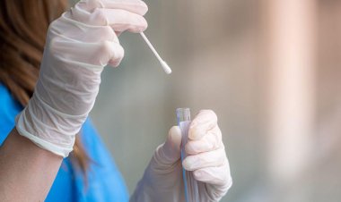 Cazurile de COVID-19 continuă să crească în România. Peste 5.000 de cazuri noi, raportate în ultima săptămână