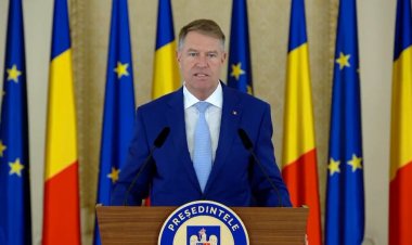Iohannis: Miracolul Învierii să ne întărească în credinţă şi să primim Lumina Sfântă cu speranţă şi iubire