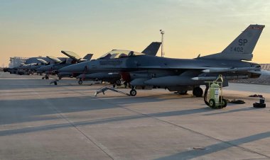 O escadrilă de avioane de vânătoare americane F-16 se mută din Germania în România