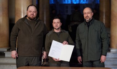 Volodimir Zelenski a semnat cererea de aderare la UE