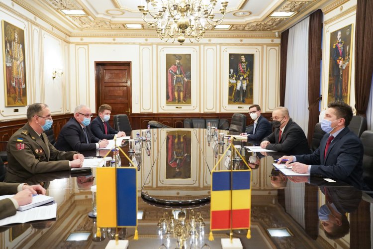 Ministrul Apărării, Vasile Dîncu, întrevedere cu Însărcinatul cu afaceri al Ucrainei în România, Paun Rohovei
