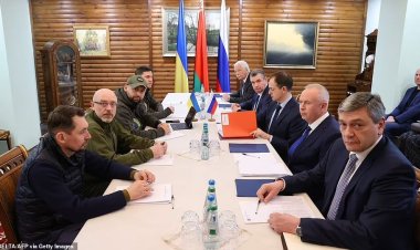 A treia rundă de discuții dintre Ucraina și Rusia s-a încheiat cu mici schimbări pozitive privind coridoarele umanitare