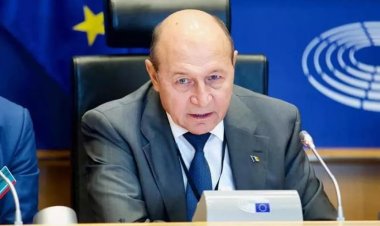 Traian Băsescu, internat de urgență la spital. Ar fi suferit un accident vascular cerebral