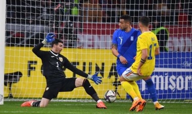 România a pierdut meciul amical cu Grecia, scor 0-1. Grecii i-au stricat debutul lui Edi Iordănescu.