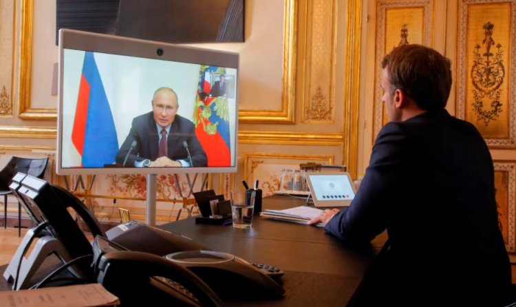 Într-o discuţie la telefon cu Macron, Putin a acuzat Ucraina de numeroase crime de război