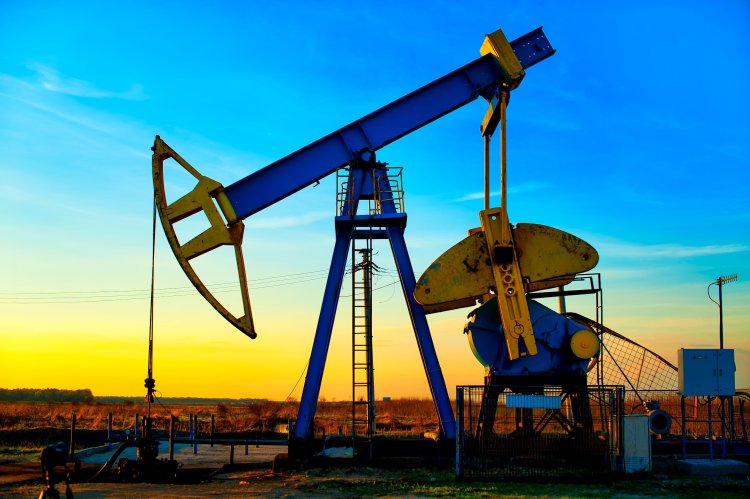 Rusia avertizează că barilul de petrol poate sări de 300 de dolari dacă SUA şi Europa impun un embargou
