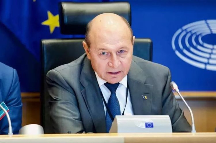 Traian Băsescu, internat de urgență la spital. Ar fi suferit un accident vascular cerebral