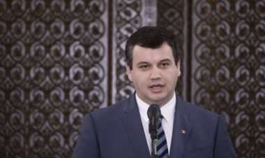 Tomac: Această Șoșoacă reprezintă cea mai hidoasă expresie a unui politician vândut